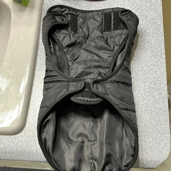 Roots Black Quilted Dog Vest with Water-Resistant Fabric - Picture 3 of 3